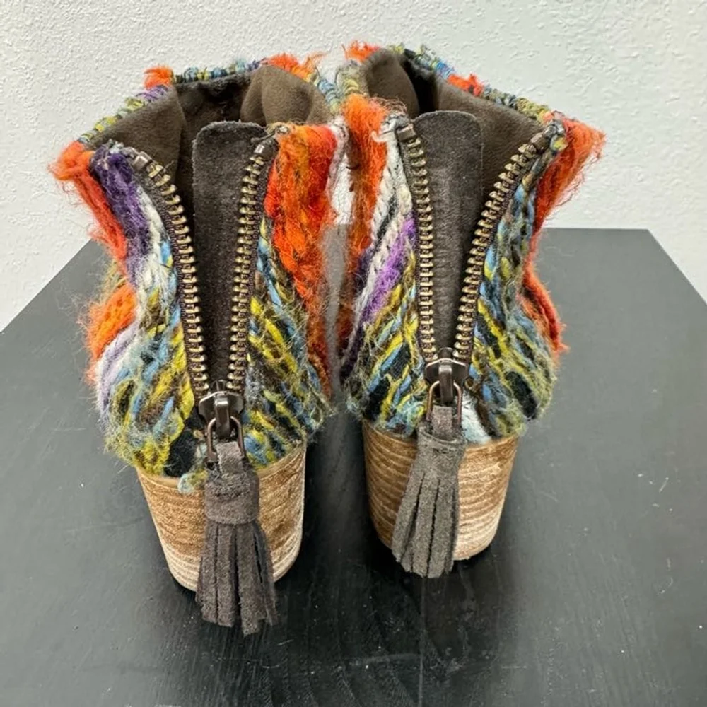 Toms Leila Ankle Boots Womens 9 Cocolate Multi Rainbow Suede Cozy Boho Chic Fall